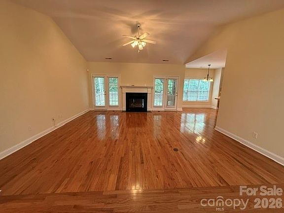 5th image of 5911 Sugarcane Ct