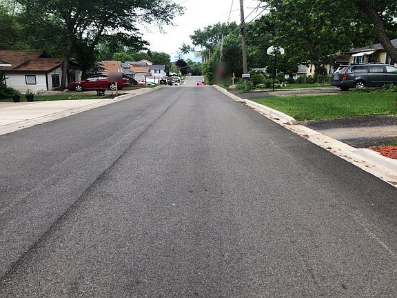 4th image of 24571 W Passavant Ave