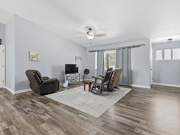 5th image of 9765 Laredo St