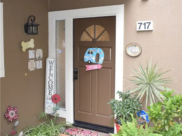 717 S Glenhurst Dr, Anaheim, CA 92808
