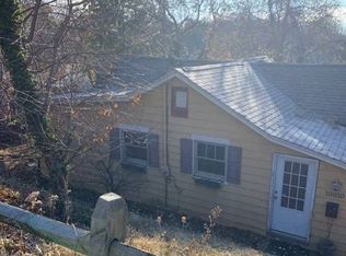 10050 Calvin St, Pittsburgh, PA 15235