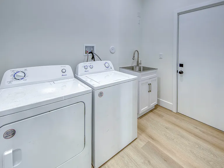 4855 Elmhurst Rd — Photo 15