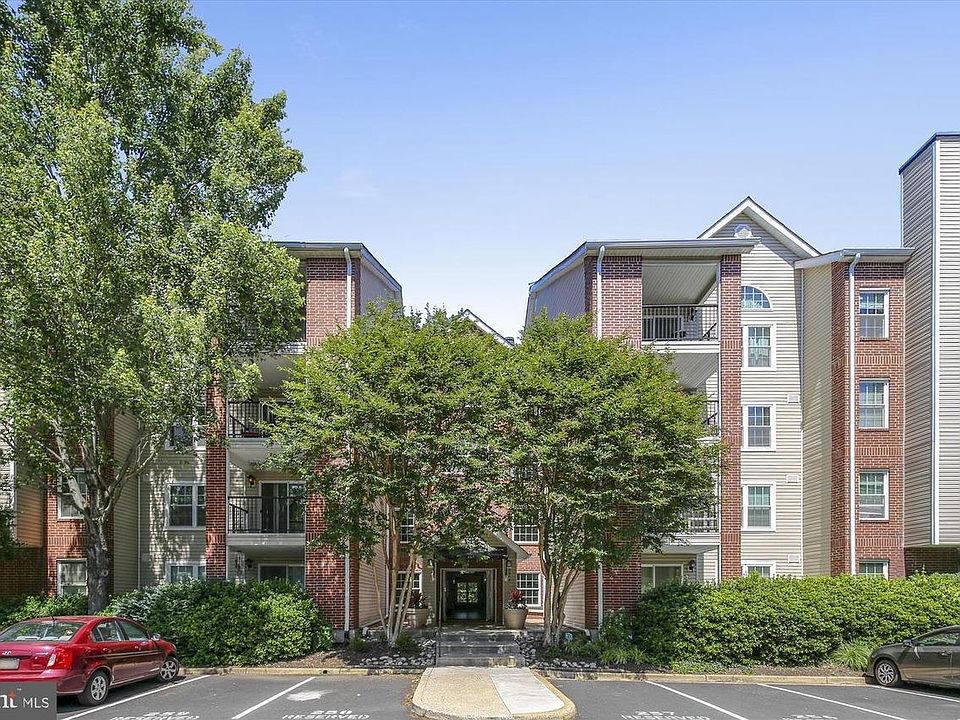 1st image of 3315 Wyndham Cres #2224