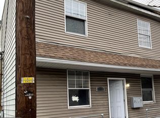 225 W Centre St, Shenandoah, PA 17976