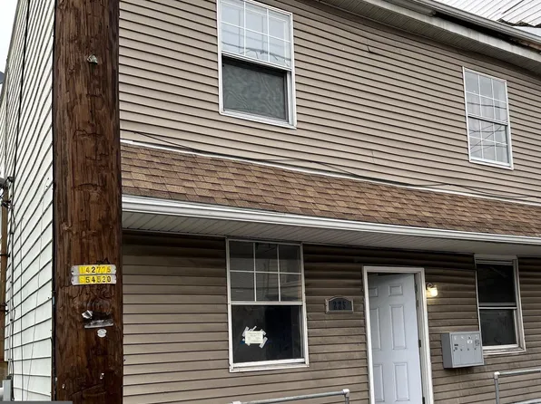 225 W Centre St, Shenandoah, PA 17976