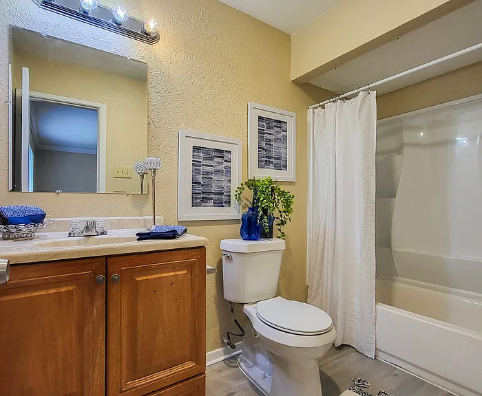 7216 Lancashire Dr — Photo 8