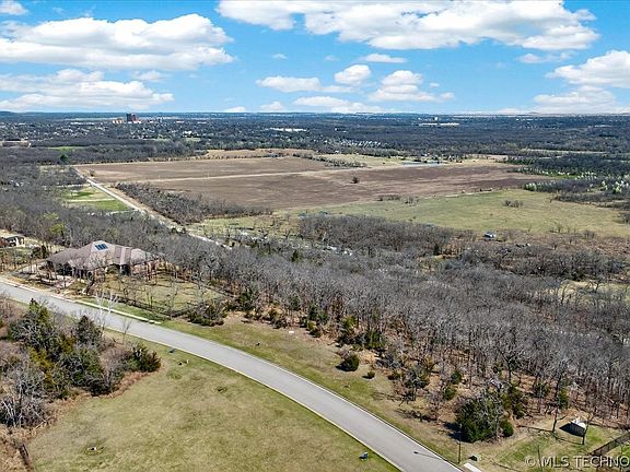 3rd image of 2632 Mountain Rd