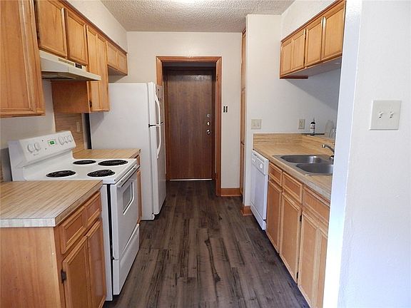 4th image of 103 S Kaupo Dr #B