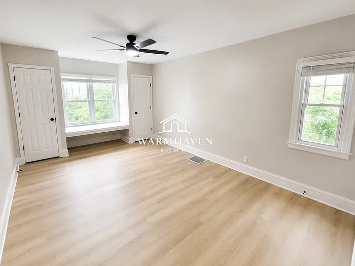 1040 Mercer Ave — Photo 9