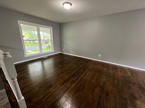 5th image of 448 E Birch Dr