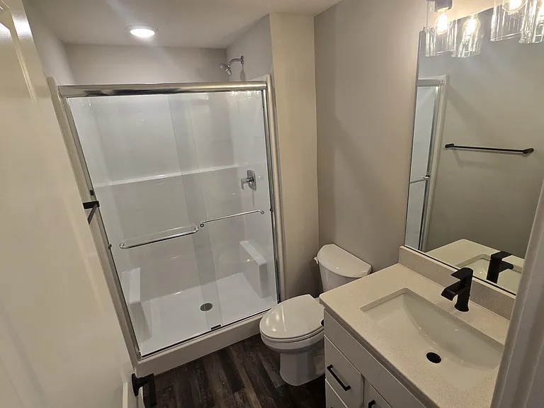 17523 Greenleaf St — Photo 29