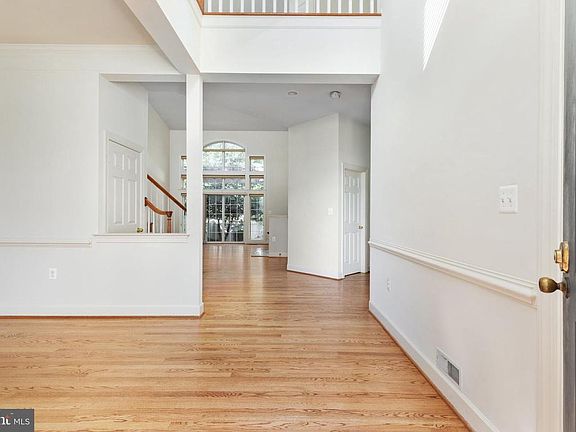 3rd image of 43404 Westchester Sq