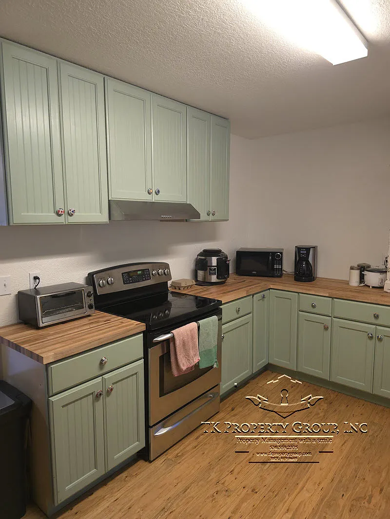 16048 Mountain View Drive - 1 — Photo 3