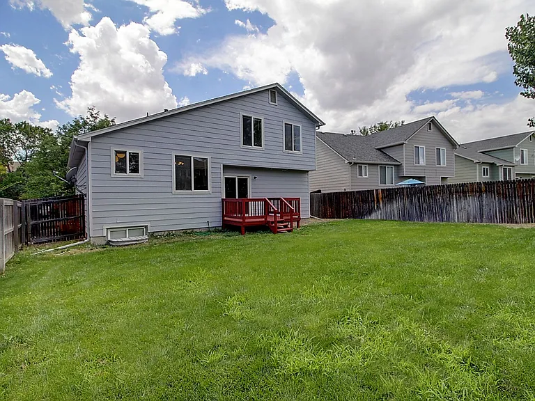 12540 Beach St — Photo 27