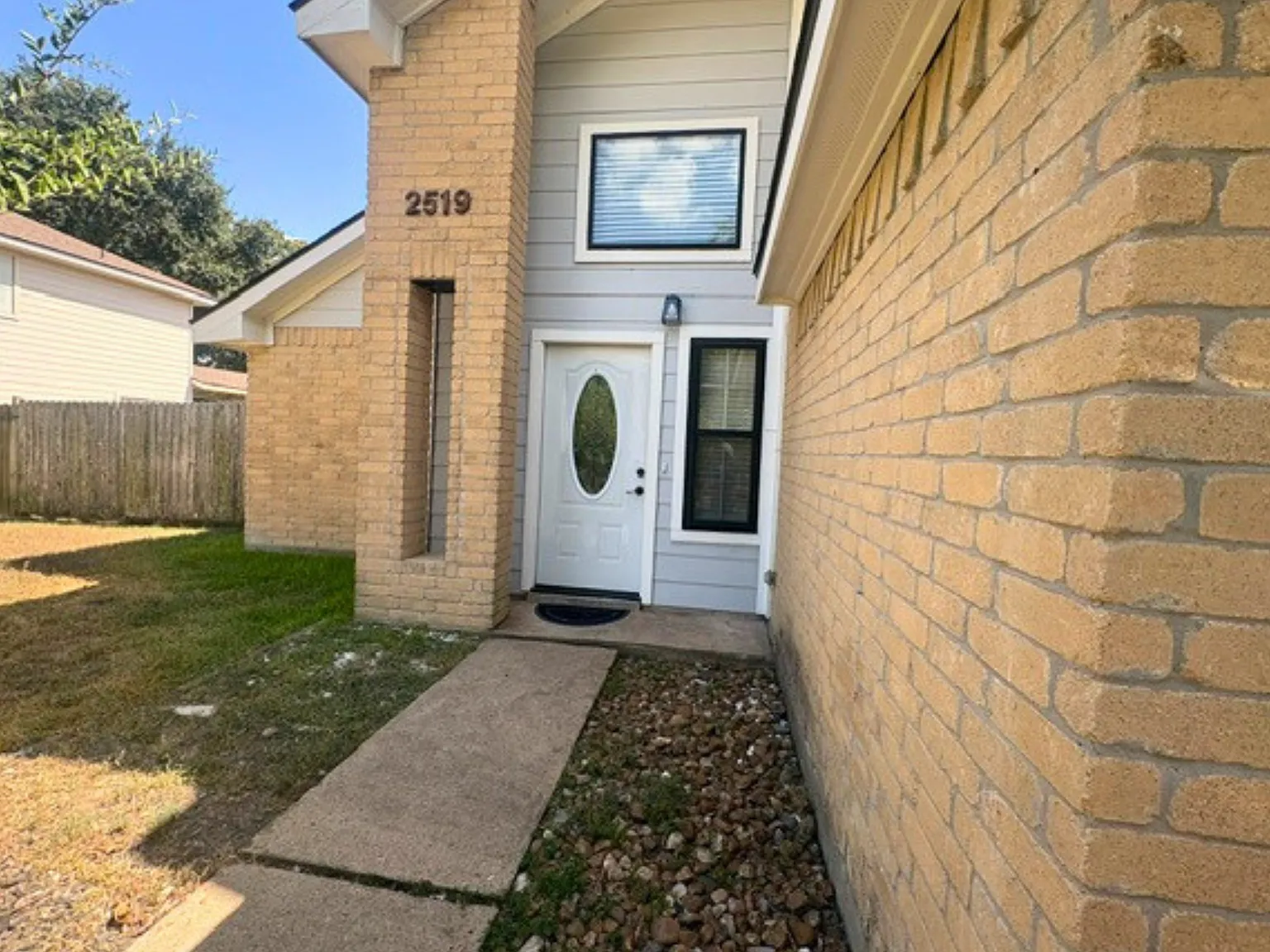 3 bed, 2.5 bath, 1649 sqft, $1,995 — Photo 4