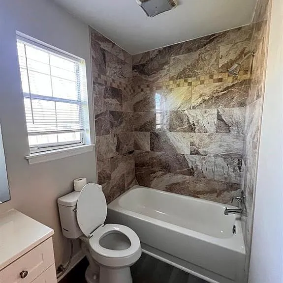 9608 Kayce Ln — Photo 17