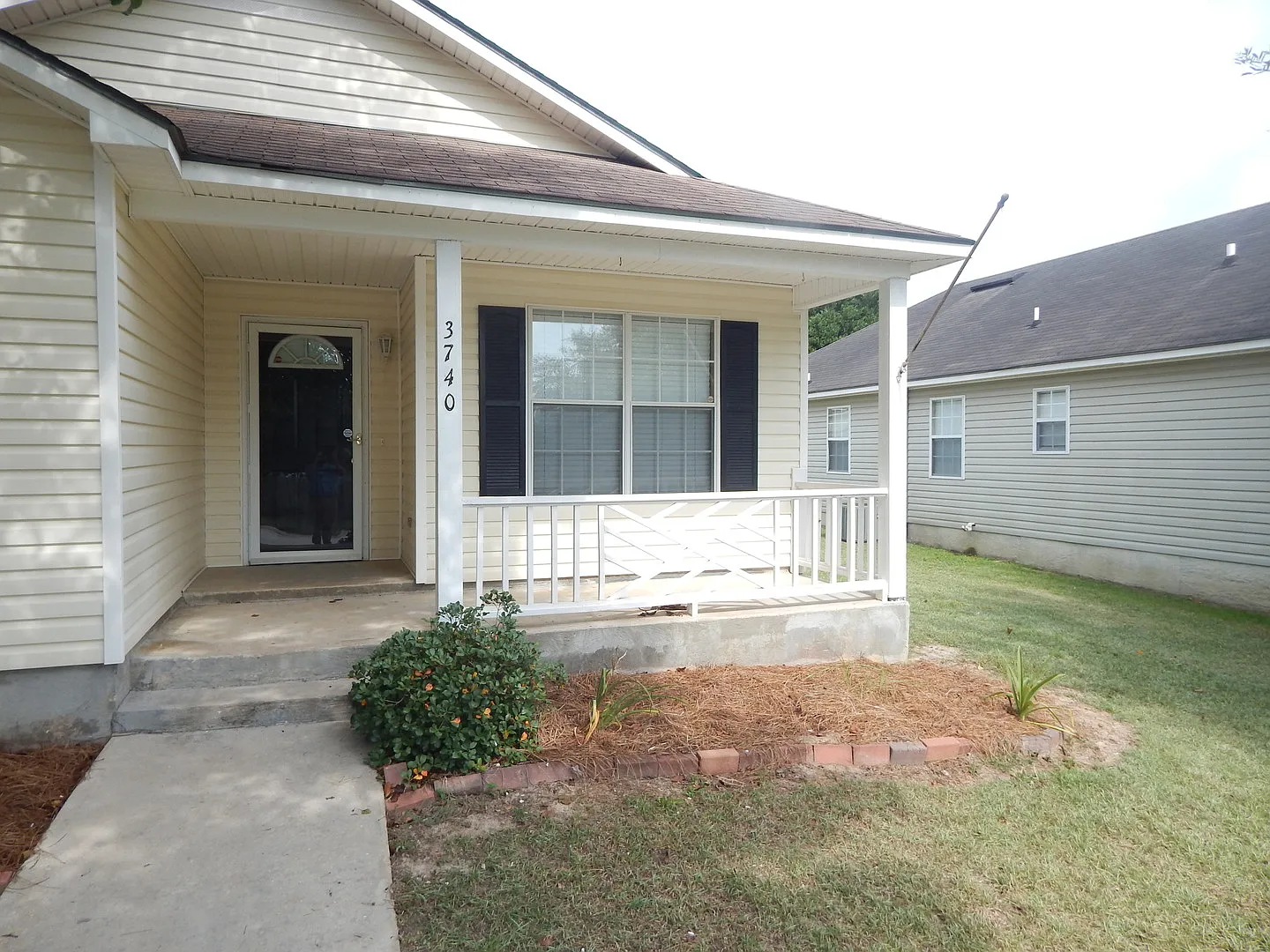3 Bedroom Home in the Hamilton Point Subdivision — Photo 2