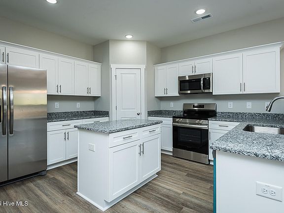 4th image of 1193 Scarlet Oak Road