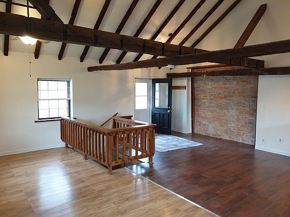 3rd image of 118 N East St #Townhouse