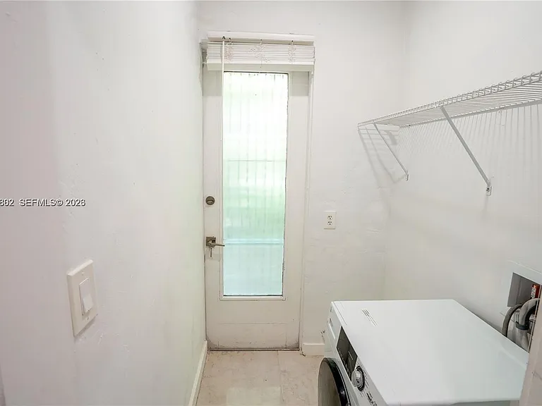 319 W 28th St #9 — Photo 11