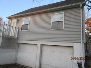 107 S Elm St, Anamosa, IA 52205