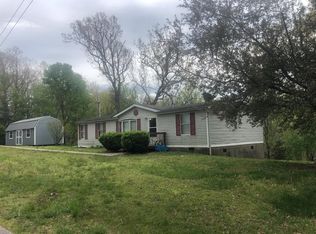 620 Sulpher Wells Rd N, Irvine, KY 40336