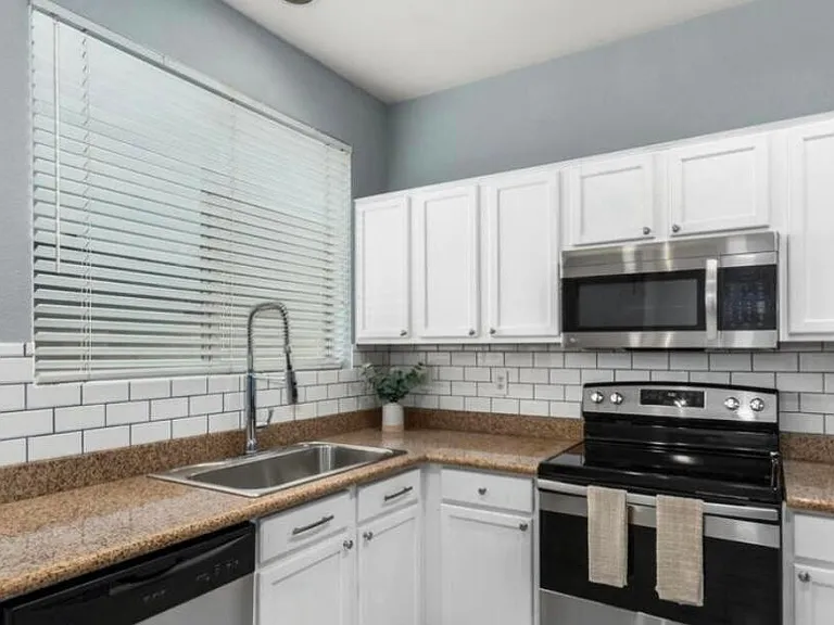 1886 E Don Carlos Ave #139 — Photo 4