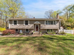 5 Woodlawn Dr, Bethel, CT 06801
