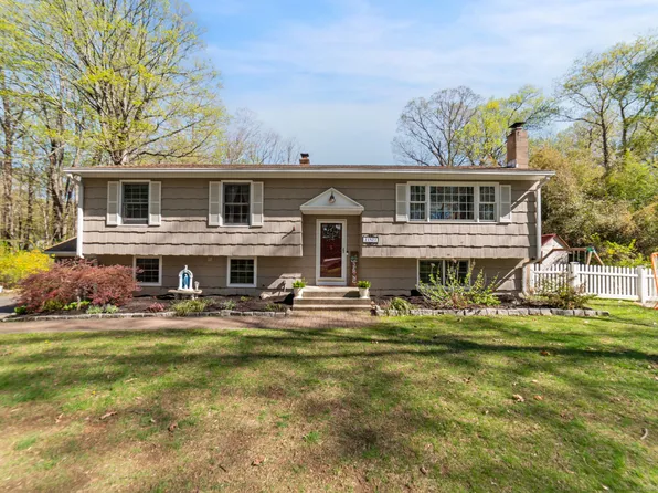 5 Woodlawn Drive, Bethel, CT 06801