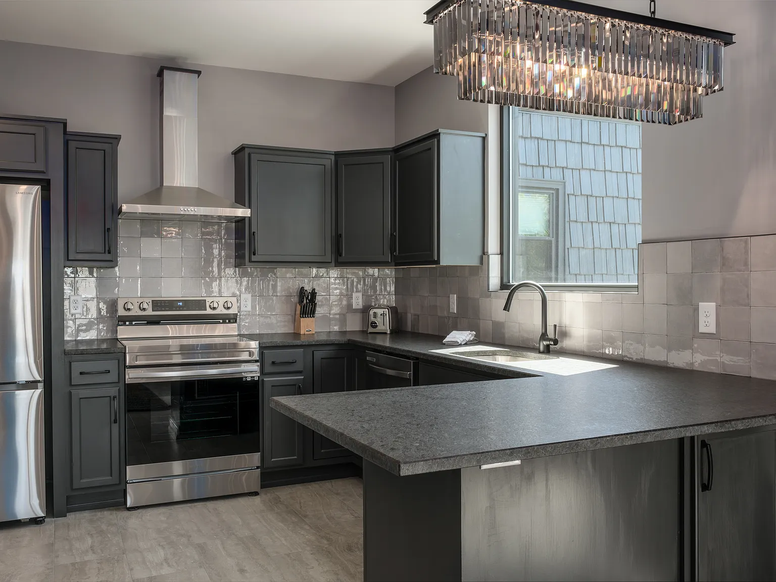 1 bed, 1.5 bath, 1049 sqft, $2,800 — Photo 1