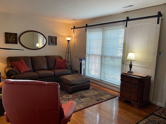 3rd image of 100 W 24th St #9
