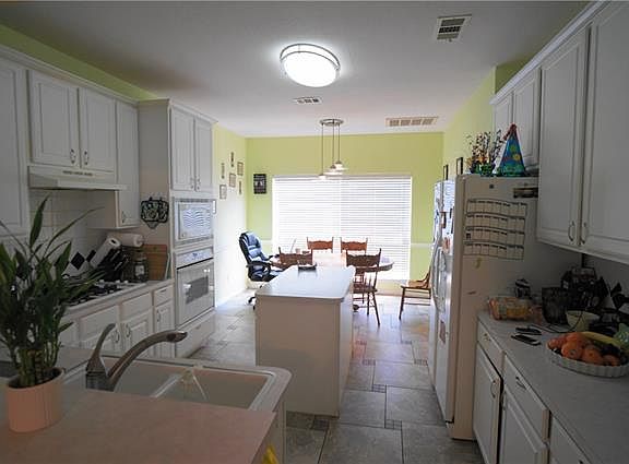 5th image of 7109 Dobbins Dr