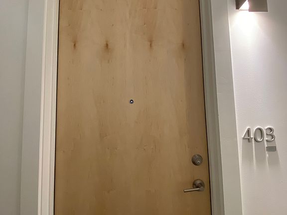 2nd image of 1118-24 W Patterson Ave #403