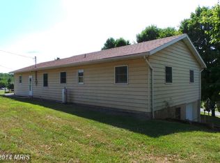 667 Henry O Michael Rd, Berkeley Springs, WV 25411