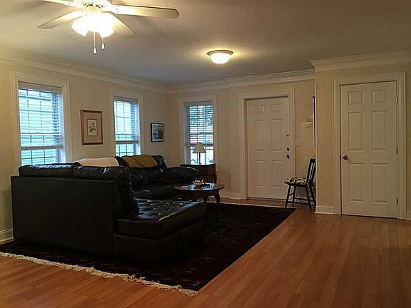 3rd image of 425 Main St #1