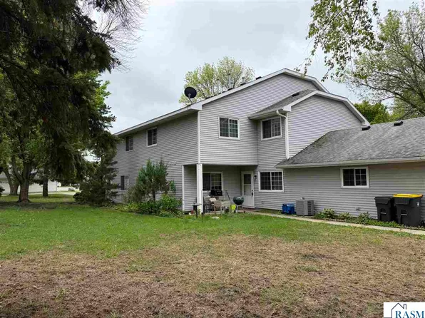 1622 Pleasant View Dr APT C, North Mankato, MN 56003
