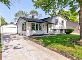 4132 E 24th Ct, Des Moines, IA 50317