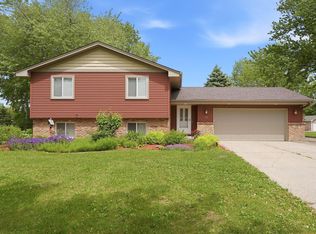 19620 Jackie Ln, Rogers, MN 55374