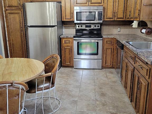 4th image of 440 Kirkley Cir