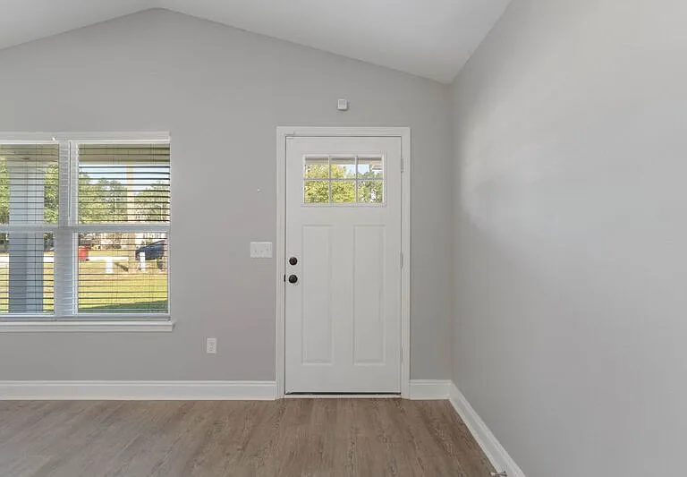 4628 Dove Way — Photo 3