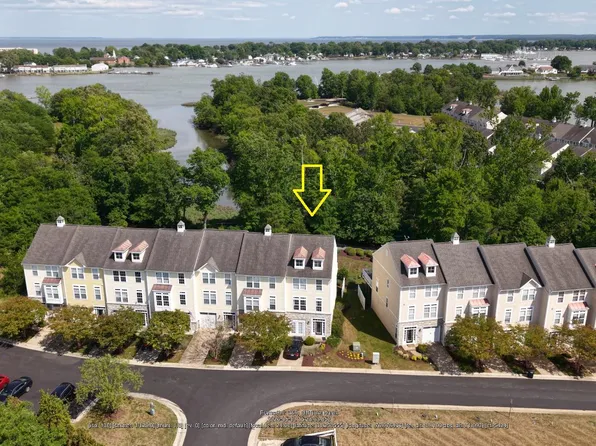 701 Monroe Point Dr, Colonial Beach, VA 22443