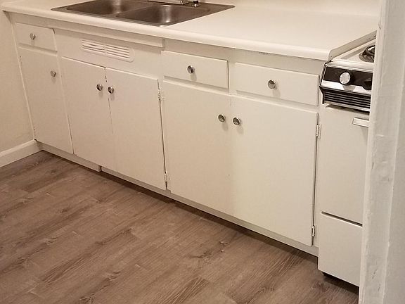 3rd image of 2303 Wetmore Ave APT 3
