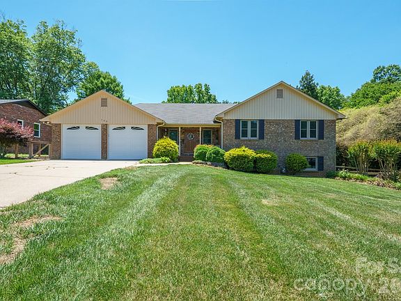 2nd image of 725 Sunridge Dr #18