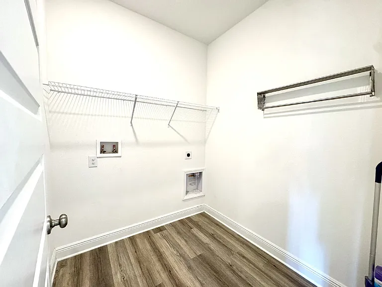 224 Butler Cv — Photo 11