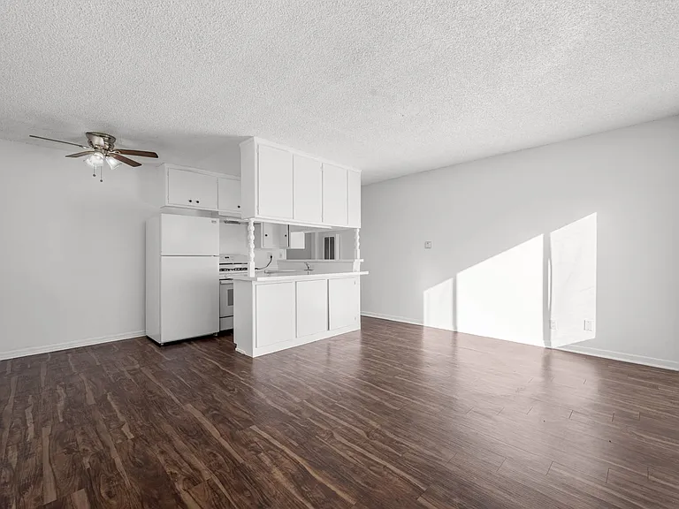 5326 La Mirada Ave — Photo 8