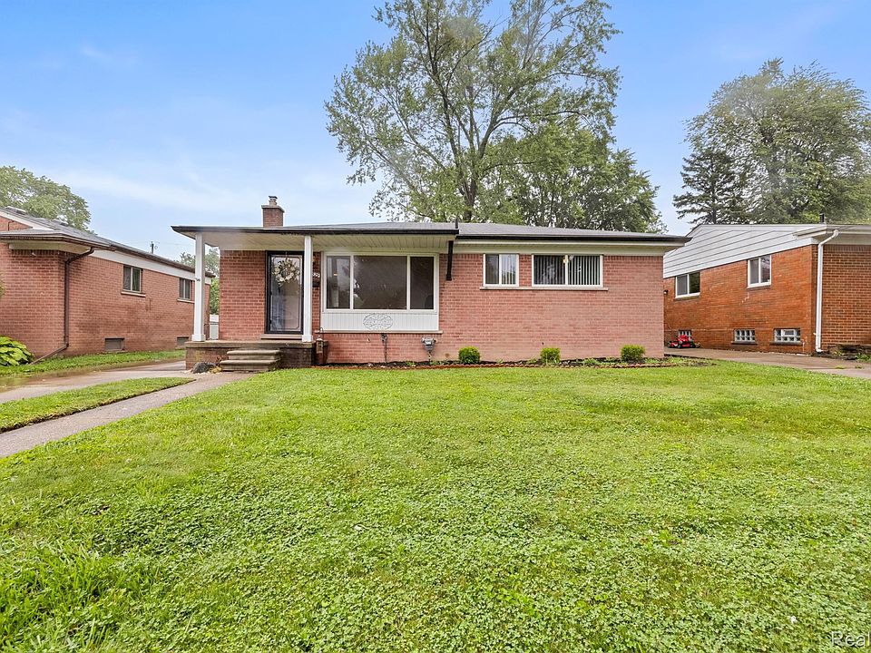 1st image of 22529 Euclid St