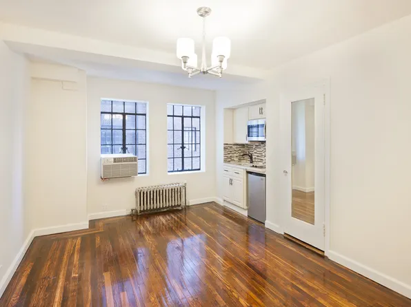 45 Tudor City Place image 1 of 7