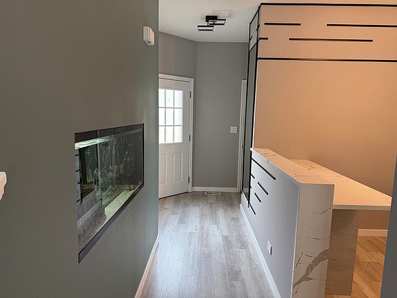 3rd image of 384 Hunterdon Ct #384
