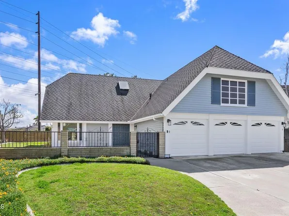 19082 Plum Tree Ln, Huntington Beach, CA 92646