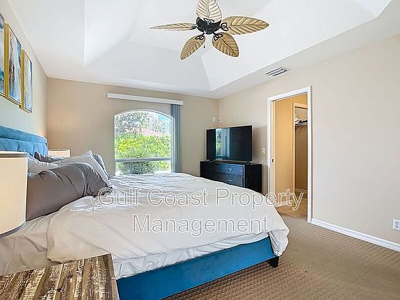 3rd image of 227 Rotonda Blvd W